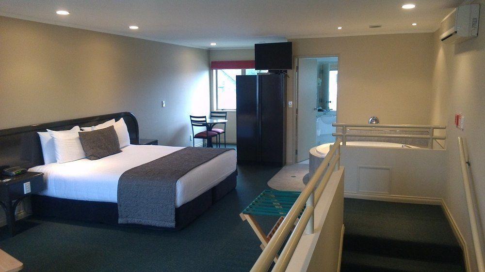 Cornwall Motor Lodge Palmerston North Ngoại thất bức ảnh