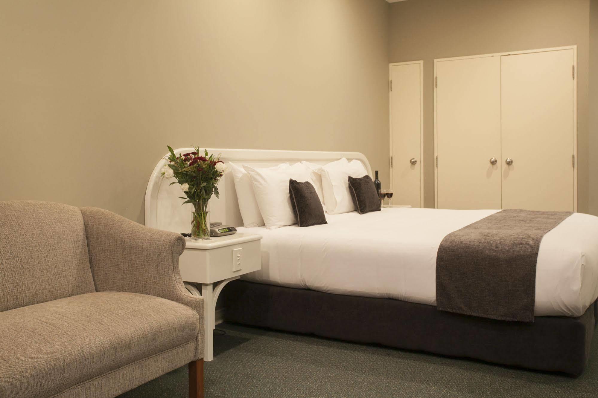 Cornwall Motor Lodge Palmerston North Ngoại thất bức ảnh