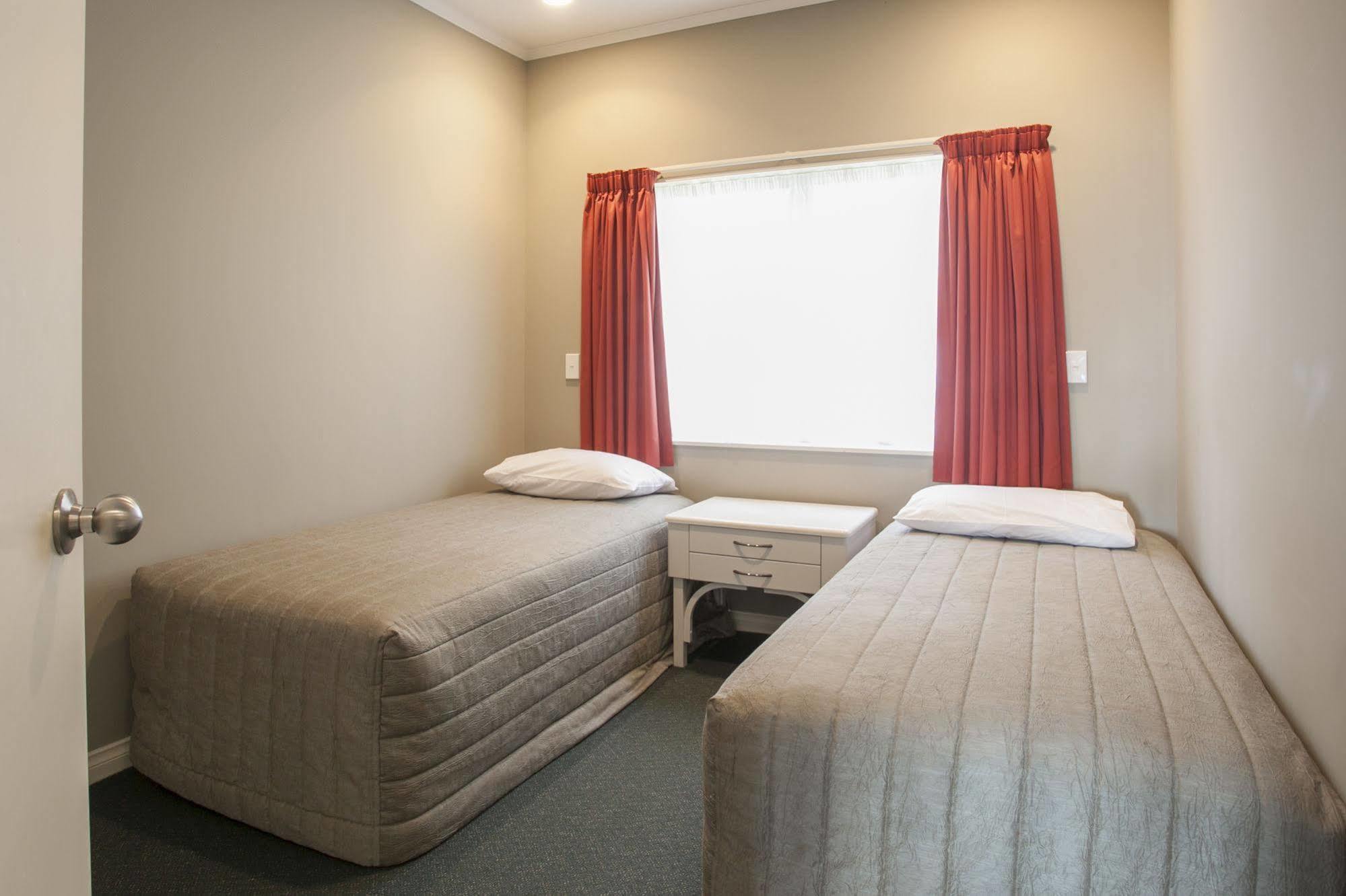 Cornwall Motor Lodge Palmerston North Ngoại thất bức ảnh